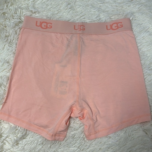 UGG Alexiah Boy Short - Picture 4 of 4